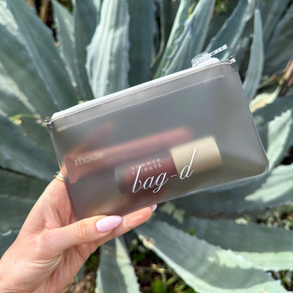 bagd_everything_pouch_grey_tpu with make up inside